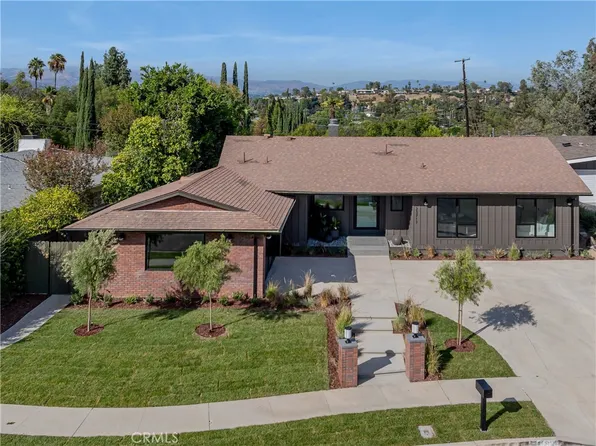 23717 Crosson Dr, Woodland Hills, CA 91367