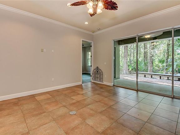 4th image of 4080 Grand Ave