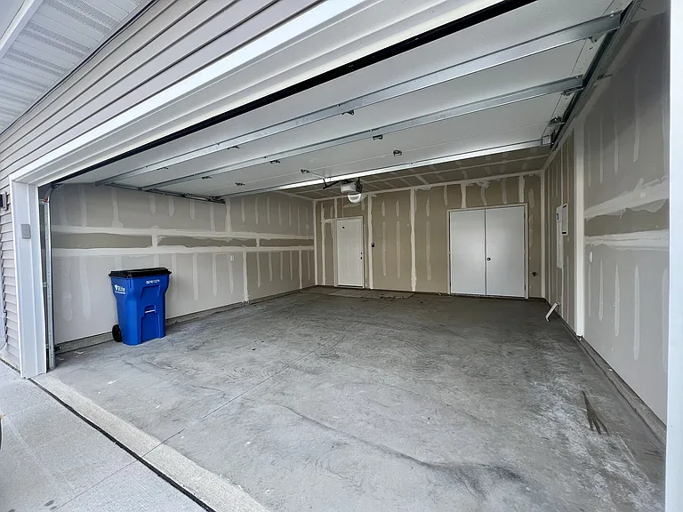 Spruce Creek Dr — Photo 31