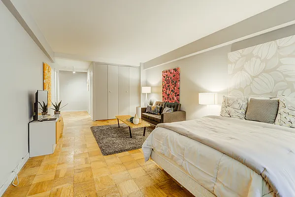 Sold by Compass | media 9