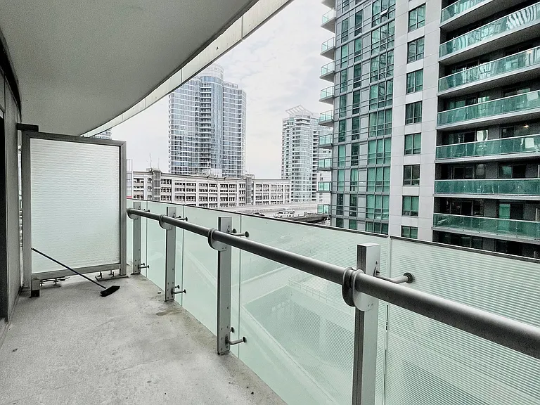 12 York St #305 — Photo 12
