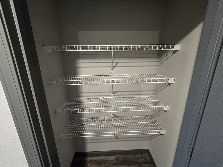 College Village — Photo 37