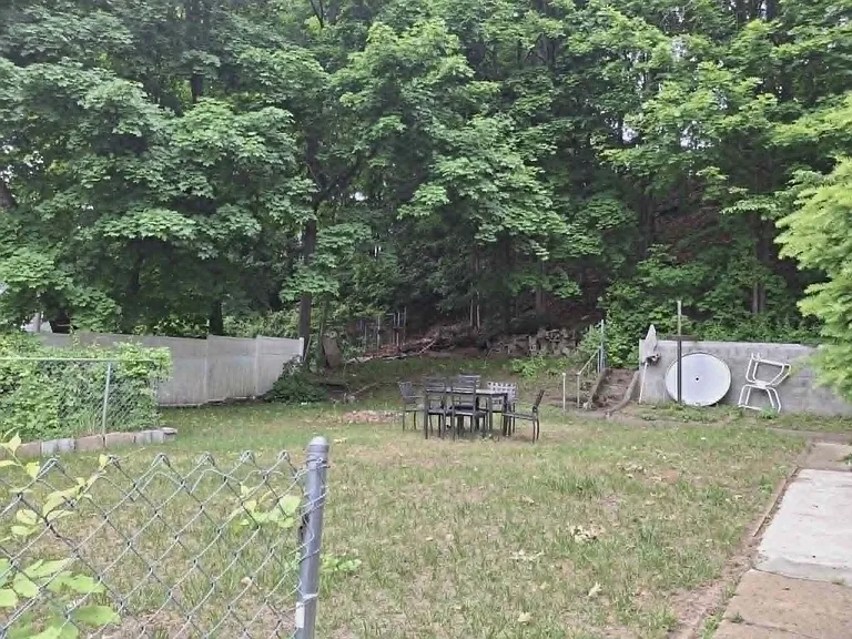 20 Temple St #2 — Photo 2
