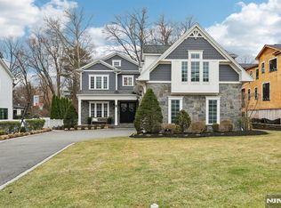 16 Norman Pl, Tenafly, NJ 07670