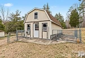 5th image of 1520 Weaver Rd