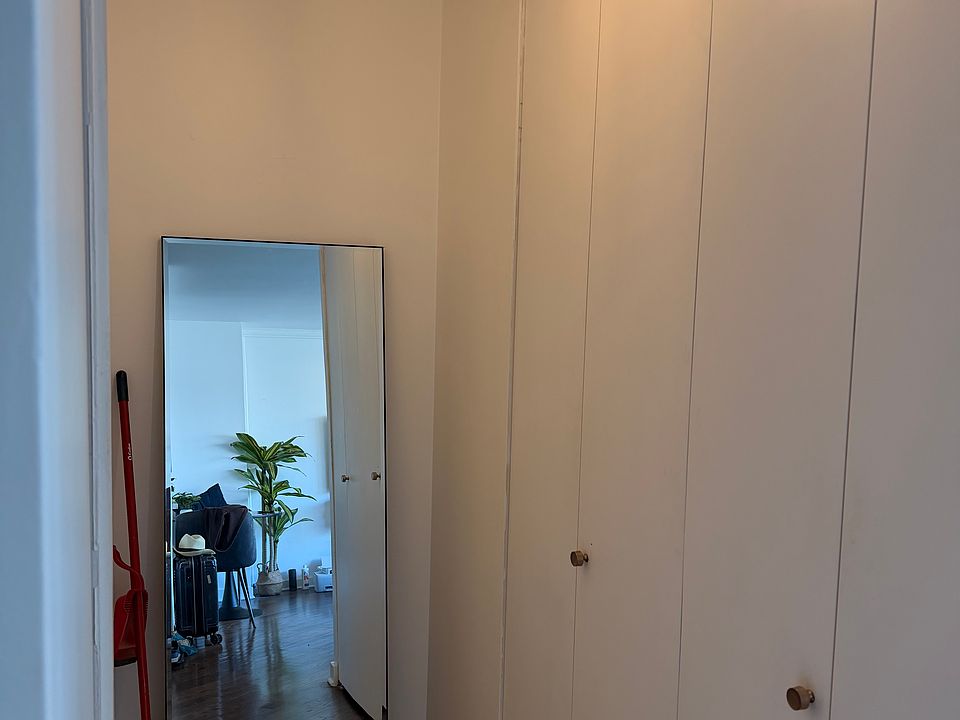 Building Photo 5
