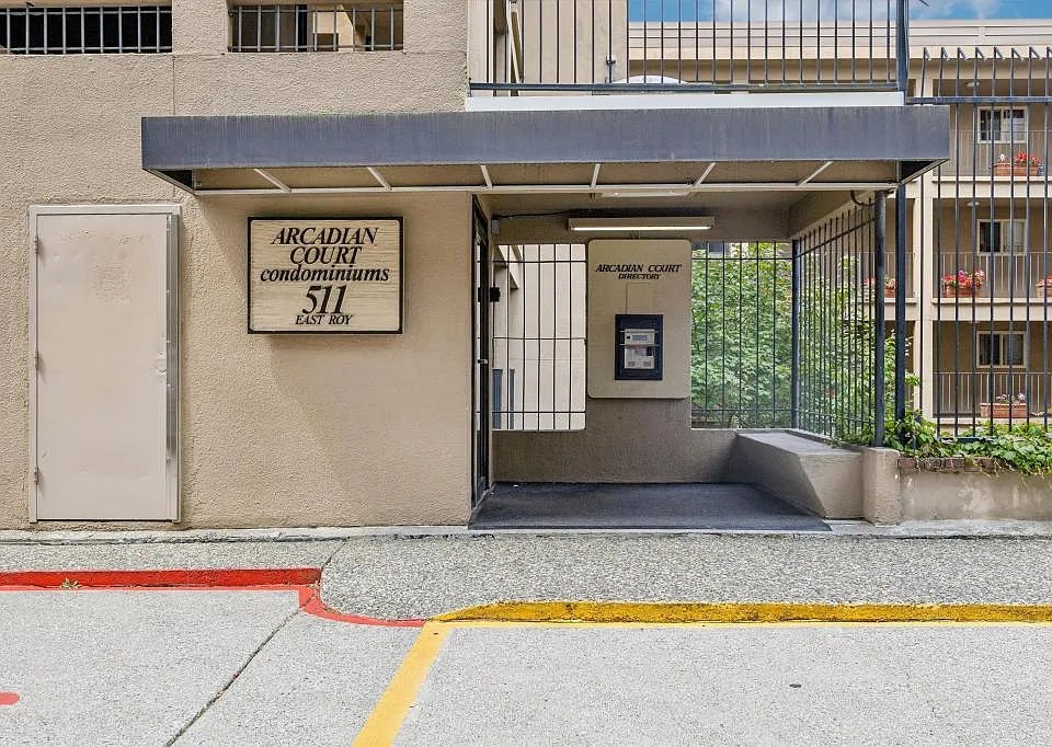 511 E Roy St #213