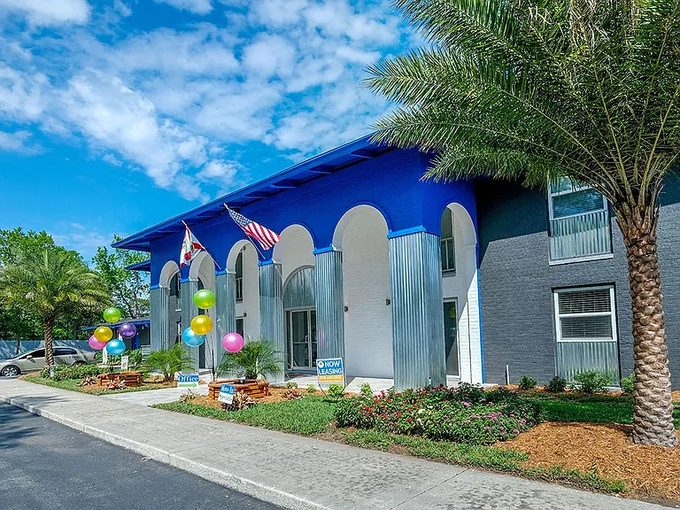 Mandarin Bay Apartments