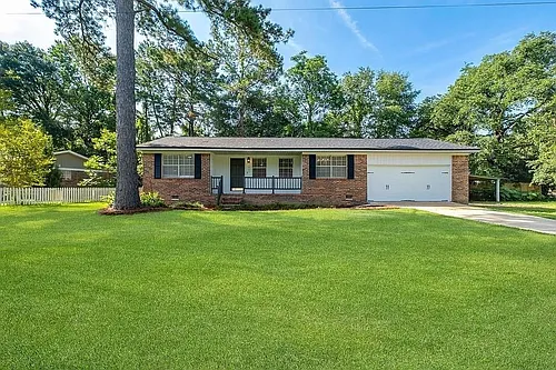 1825 Sherwood Dr Photo 1