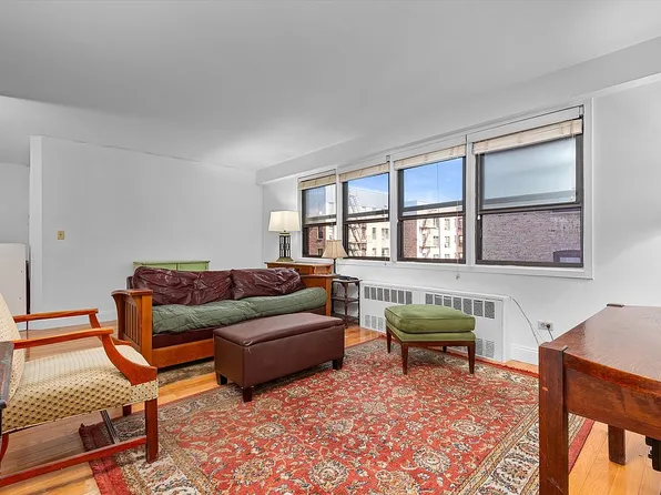 579 W 215th St APT 2F, New York, NY 10034