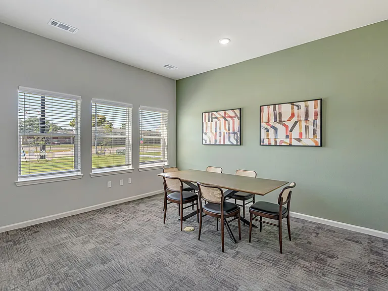 Summerdale Apartments — Photo 17