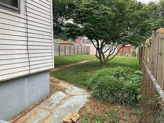 Right Side to Backyard