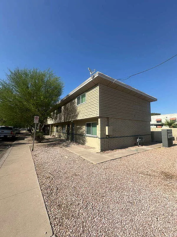1 bed, 1.0 bath, 800 sqft, $1,100 — Photo 1