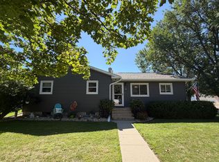 401 E 13th Ave, Mitchell, SD 57301