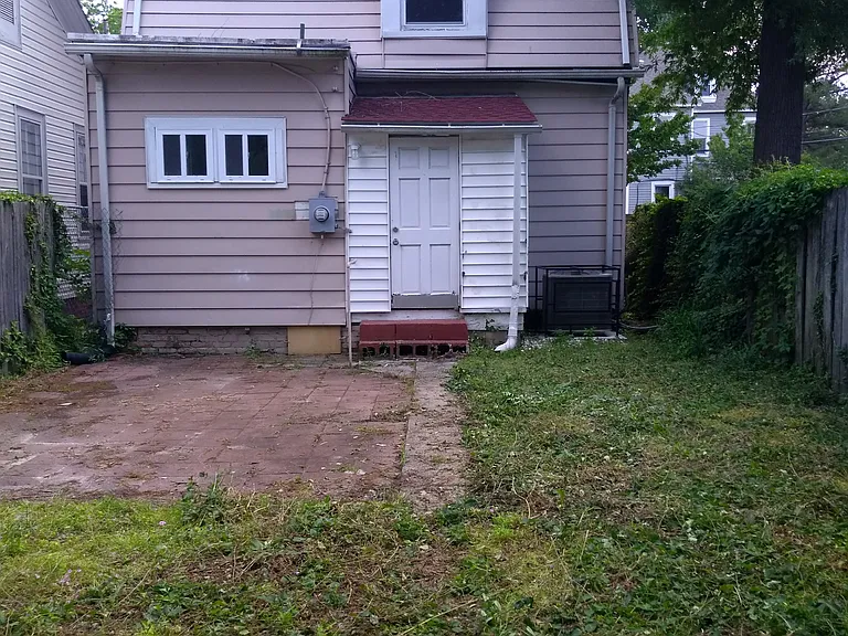 212 Owens St — Photo 16