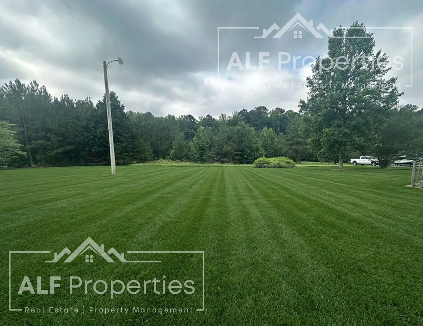 Spacious 3-Bedroom Home on Nearly an Acre 157 Autumn Lane — Photo 3