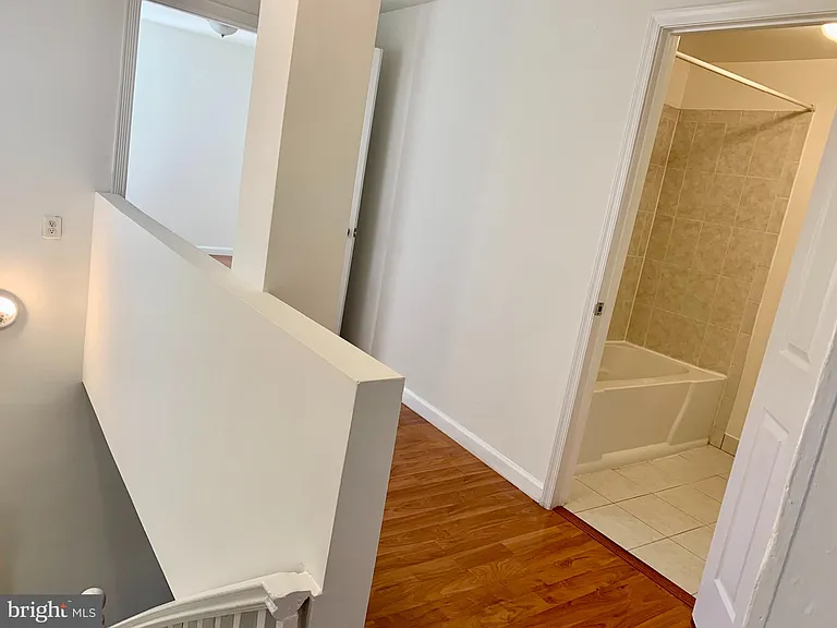 221 Baker St — Photo 27