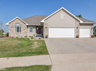 506 3rd Ave SE, State Center, IA 50247