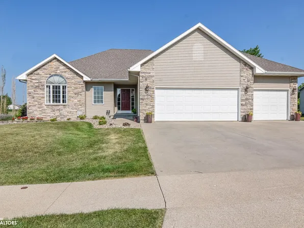 506 3rd Ave SE, State Center, IA 50247