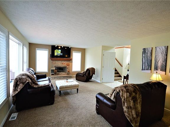4th image of 1657 Walsh Dr