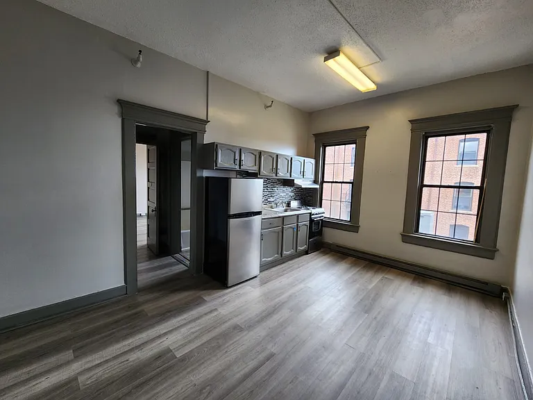 Crocker House Apartments — Photo 5