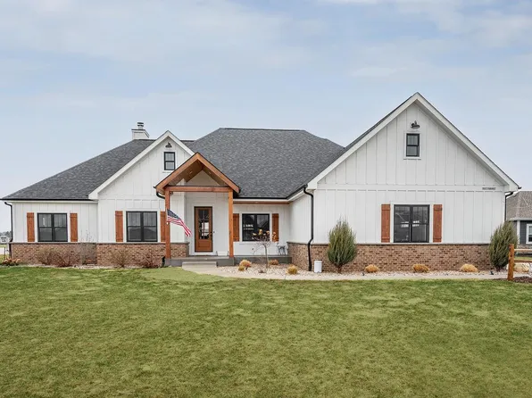 W277N8967 Monarch DRIVE, Hartland, WI 53029
