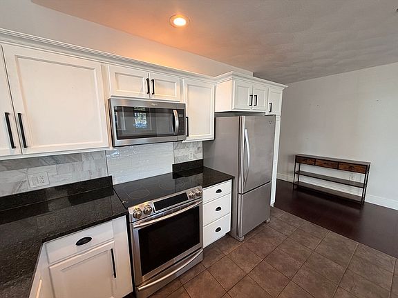 2nd image of 52 Washington St #Bc