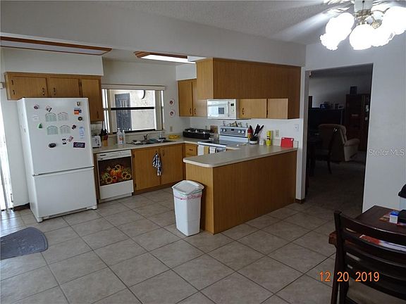 3rd image of 721 Maderia Ct