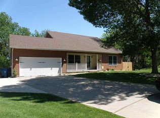 2703 W 2nd Street Ct, Coal Valley, IL