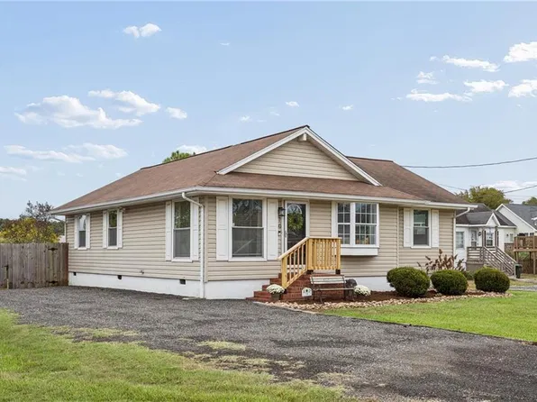 10 Messick Rd, Poquoson, VA 23662