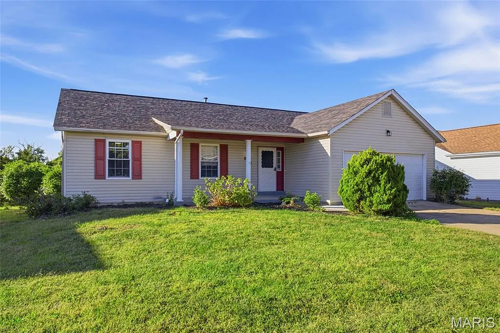 3 bed, 2.0 bath, 1418 sqft, $1,995 — Photo 1
