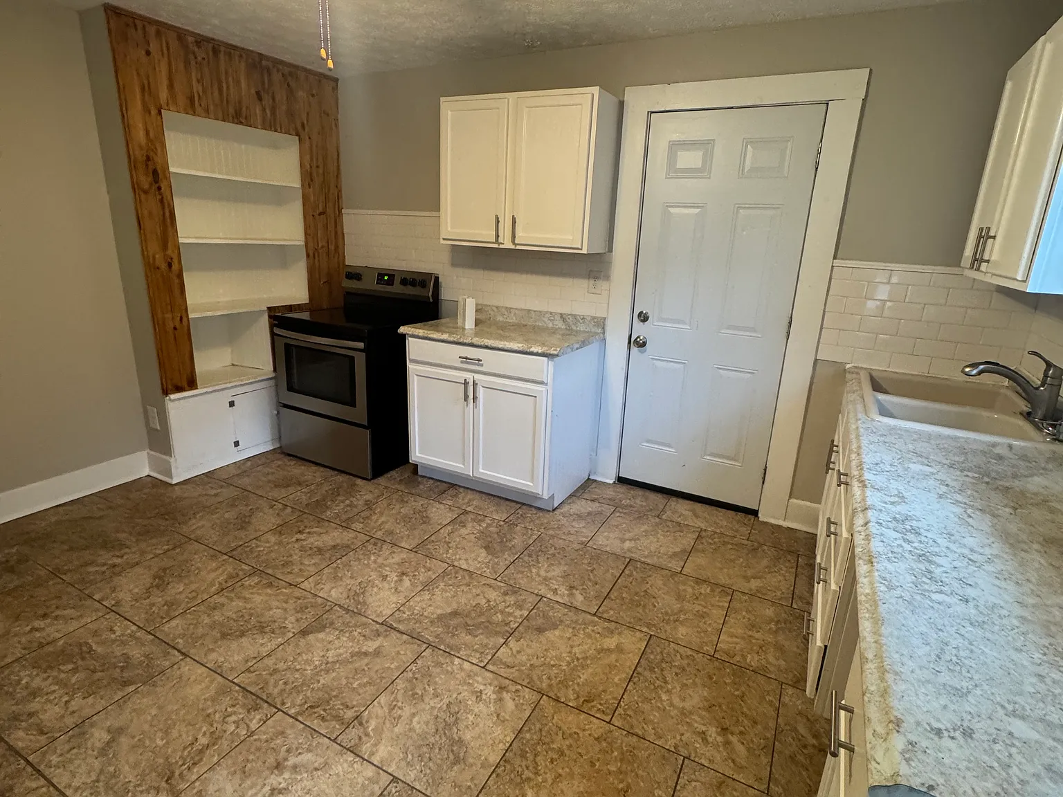 2 bed, 848 sqft, $1,100 — Photo 3