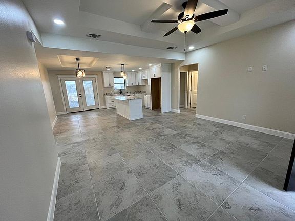 3rd image of 3208 Eloisa Dr