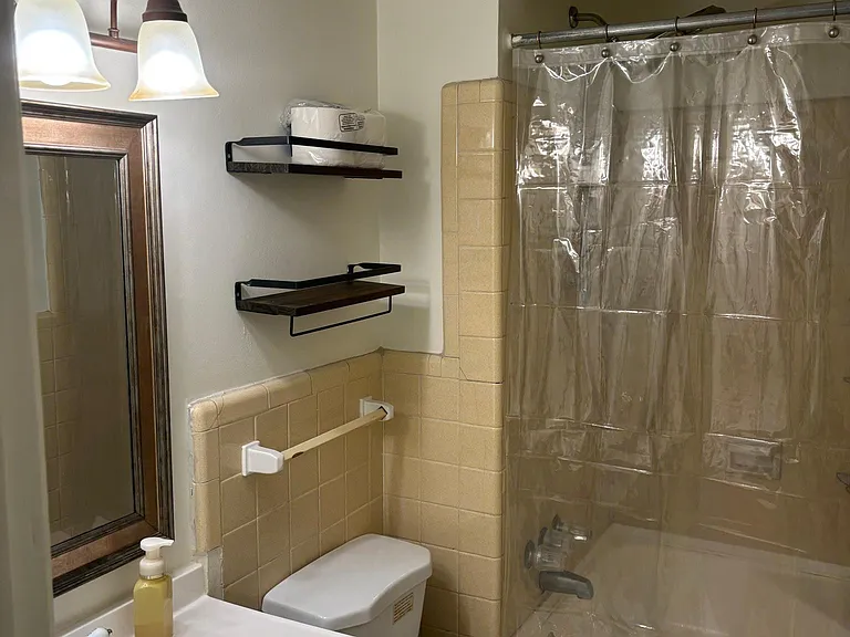 877 Virginia Ave — Photo 3