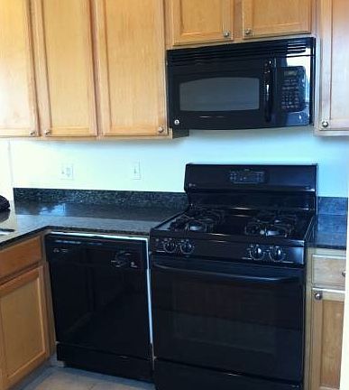 4th image of 2300 W Polk St
