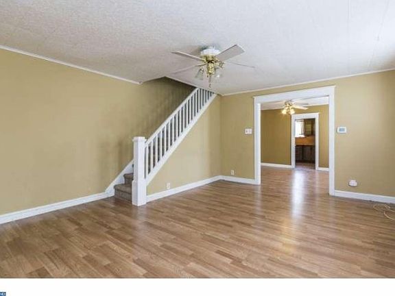 4th image of 518 Alexander Ave