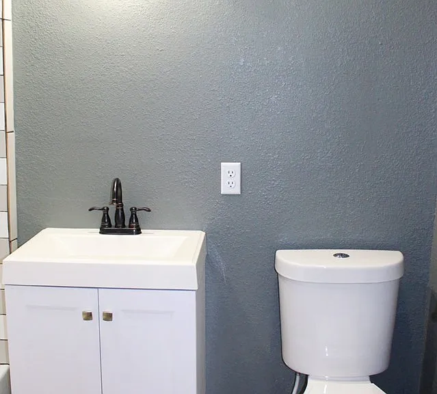 304 W James St #ID-2965 — Photo 8