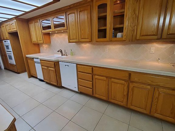 5th image of 9417 Friendly Woods Ln