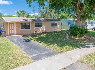 1221 N 70th Ave, Hollywood, FL 33024