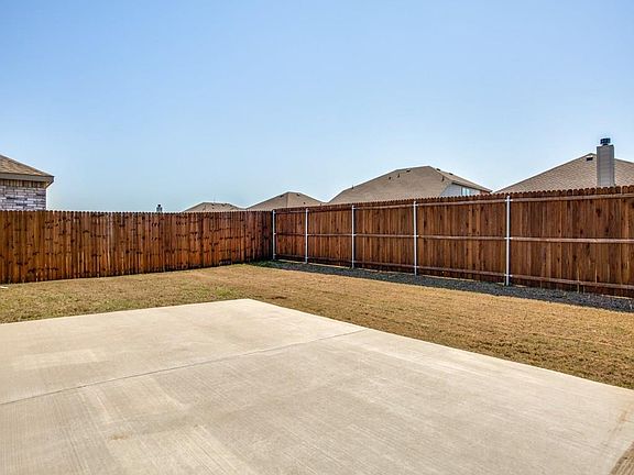 4th image of 1600 Gayla Creek Dr