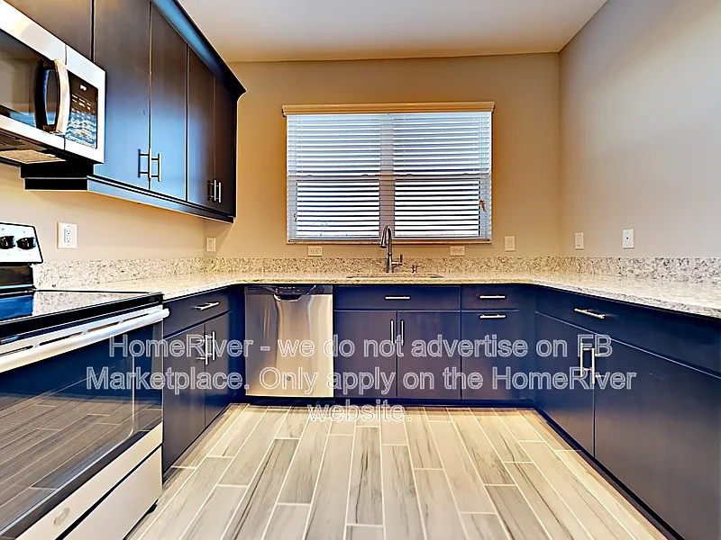 3 bed, 2.5 bath, 1853 sqft, $2,150 — Photo 2