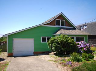 1017 NW Hurbert St, Newport, OR 97365