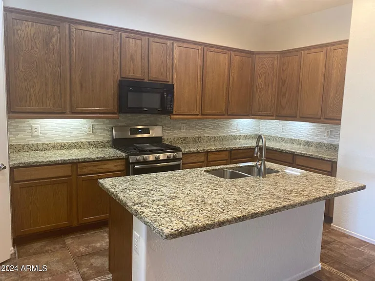 16192 W Cocopah St — Photo 5