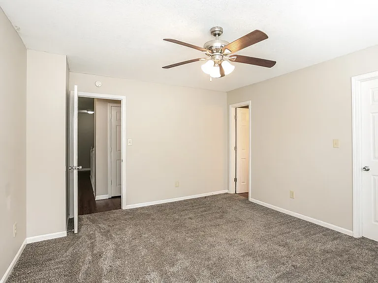 5805 Tanager Ln — Photo 9