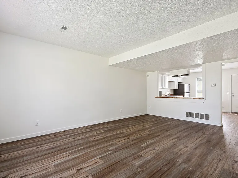 1907 Nancy Ct — Photo 22