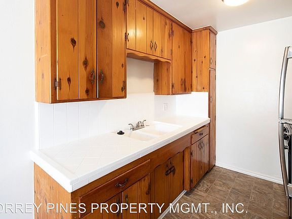 5th image of 4470 Euclid Ave #J
