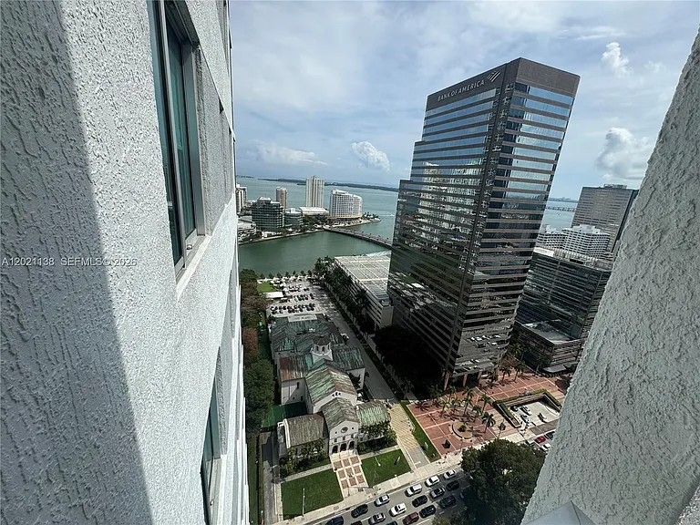 500 Brickell Ave #3204 — Photo 4