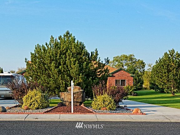 2nd image of 608 Lupine Drive