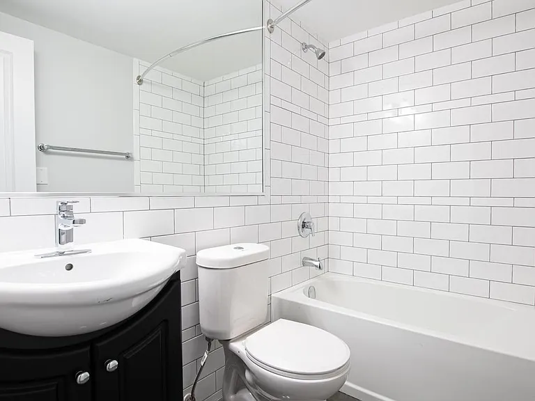 24 Tyndall Ave — Photo 26