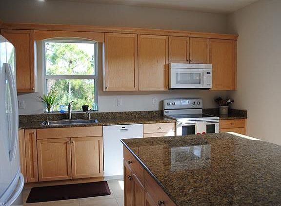 5th image of 4931 Island Acres Ct